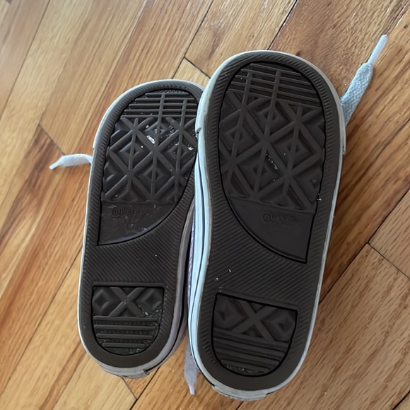 Converse - Picture 4 of 4